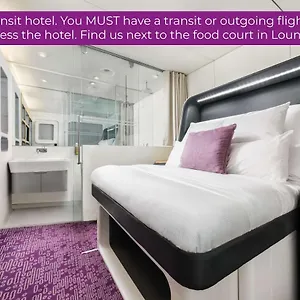 Yotelair Amsterdam Schiphol Transit Отель Схипхол