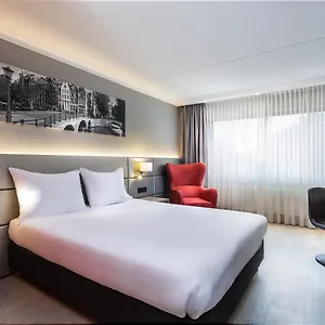Отель Ramada By Wyndham Amsterdam Airport Schiphol, Бадхоеведорп